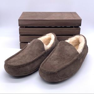 UGG Men's Ascot Suede Slippers